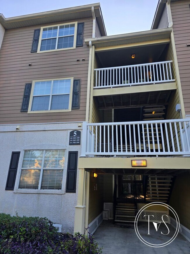 Building Photo - RATE DROP ALERT (was $2300/month)!