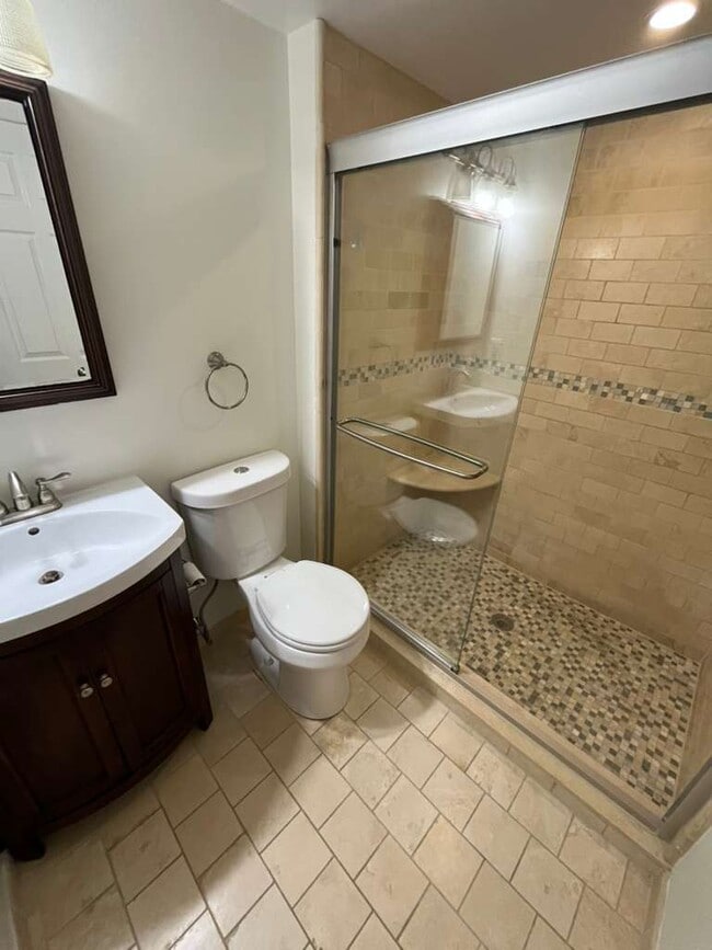 Building Photo - 2033 Kater St