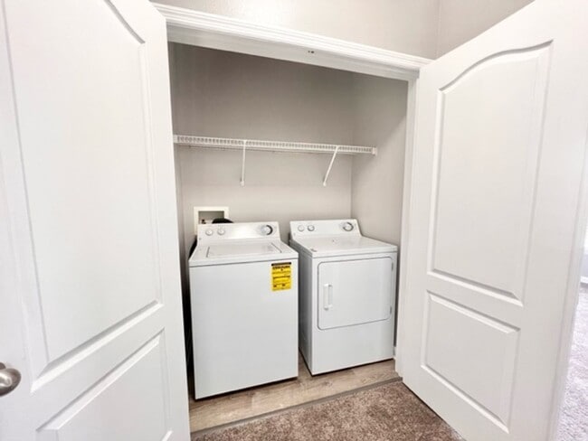 Building Photo - Orlando - 3 Bedroom, 2 Bathroom - $1,745.00