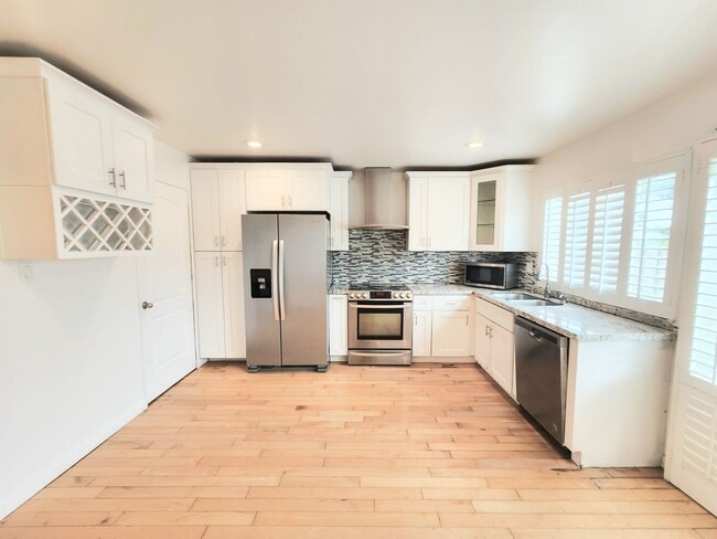 Building Photo - Updated 4 bedroom home