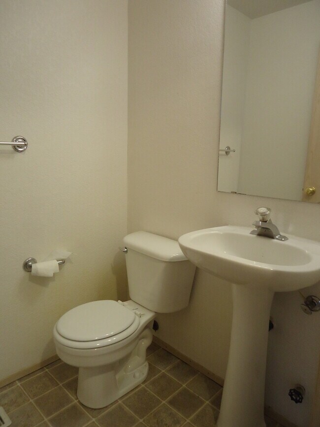 Building Photo - 15331-15331 Berry Valley Rd SE