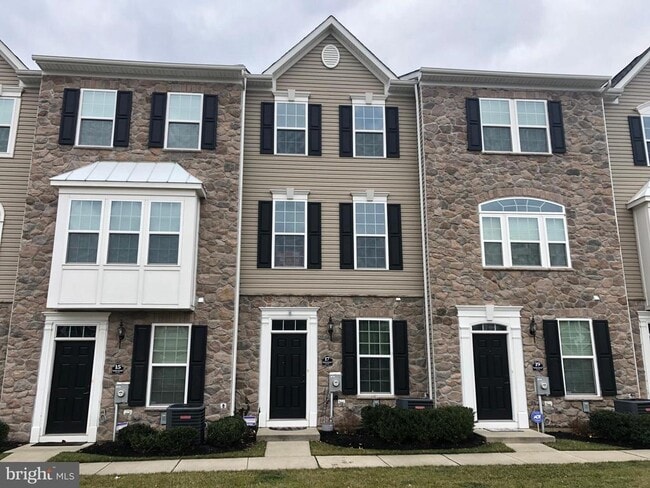 Building Photo - 17 Stevens Ct