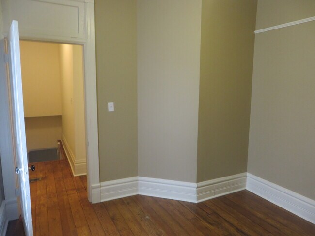 Building Photo - 1229 Swinney Ave