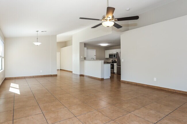 Building Photo - 8516 W Elm St