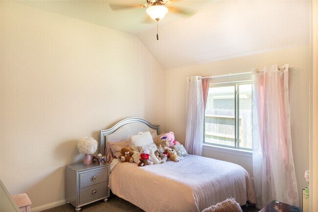 Building Photo - 835 Sarasota Shore Dr