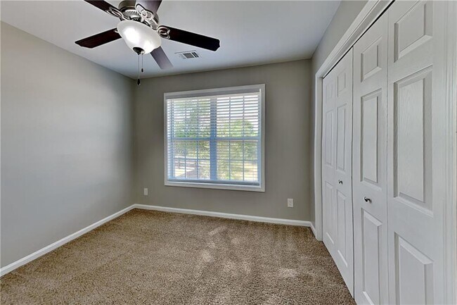 Building Photo - 45 Moreland Cir