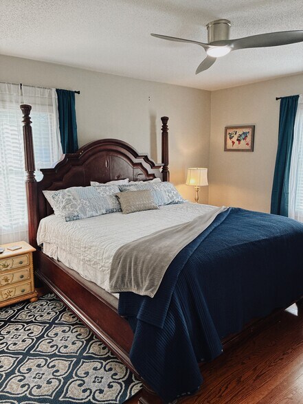 Building Photo - 6946 Hickory View Ln