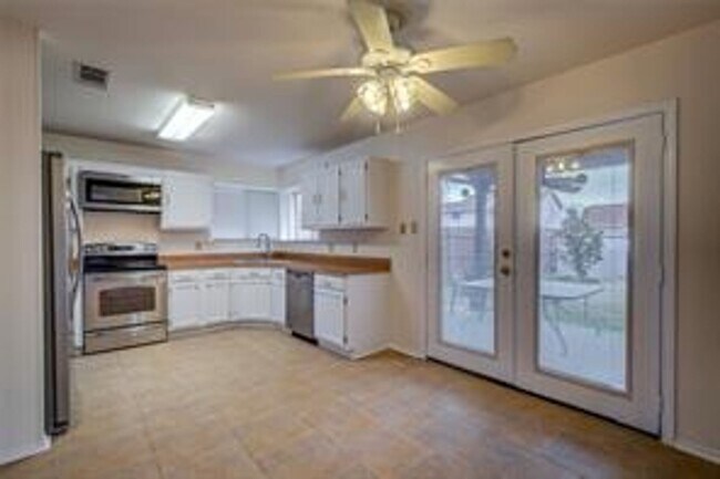 Building Photo - Quiet Rowlett Gem with High Ceilings & Private Backyard