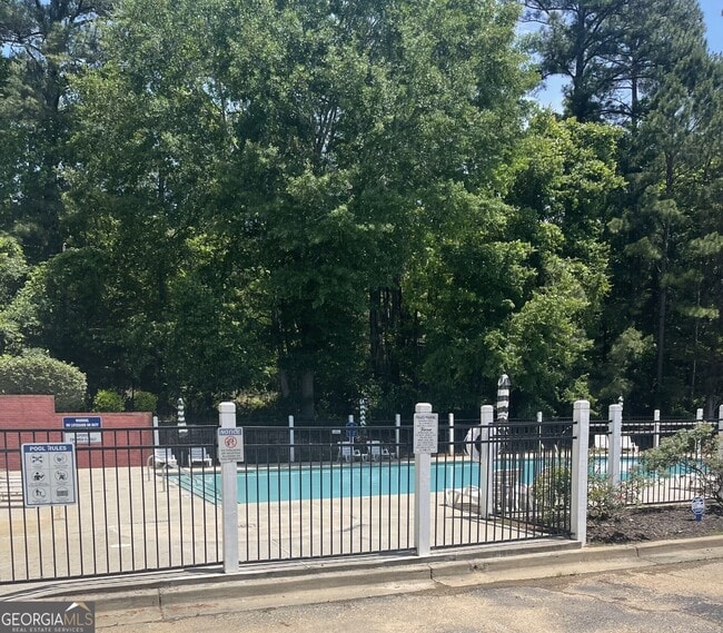 Building Photo - 12241 Crestwood Ct