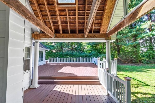 Building Photo - 1058 Wilmot Rd