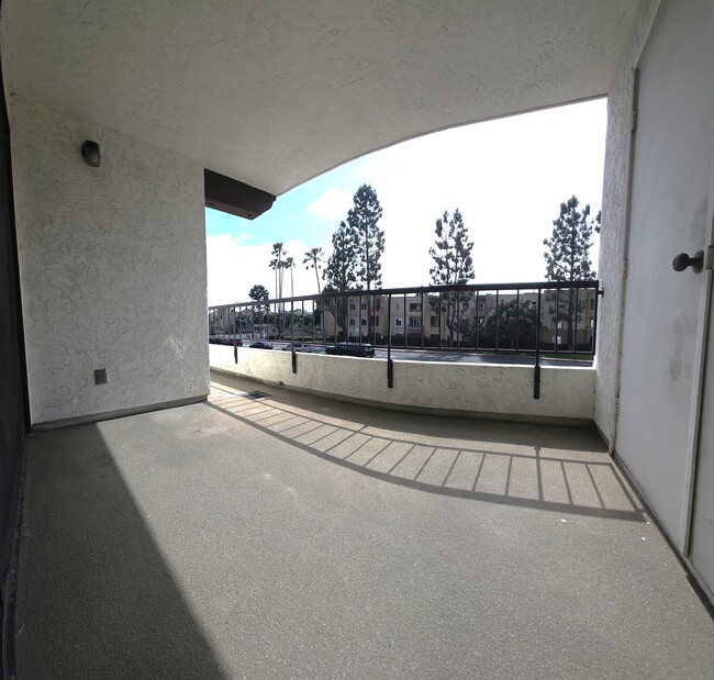 Building Photo - 3525 Lebon Dr