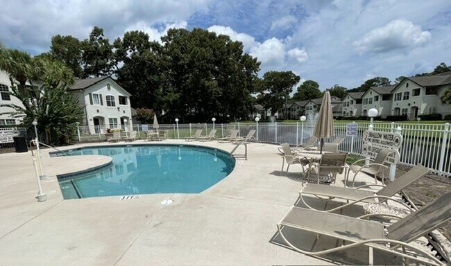 Building Photo - First Floor One Bedroom- Plantation Point Condo