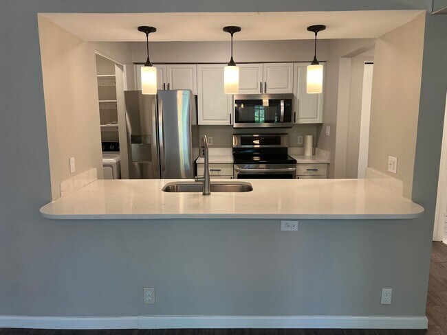 Building Photo - Remodeled Two Bedroom Tabby Walk Villa on First Floor