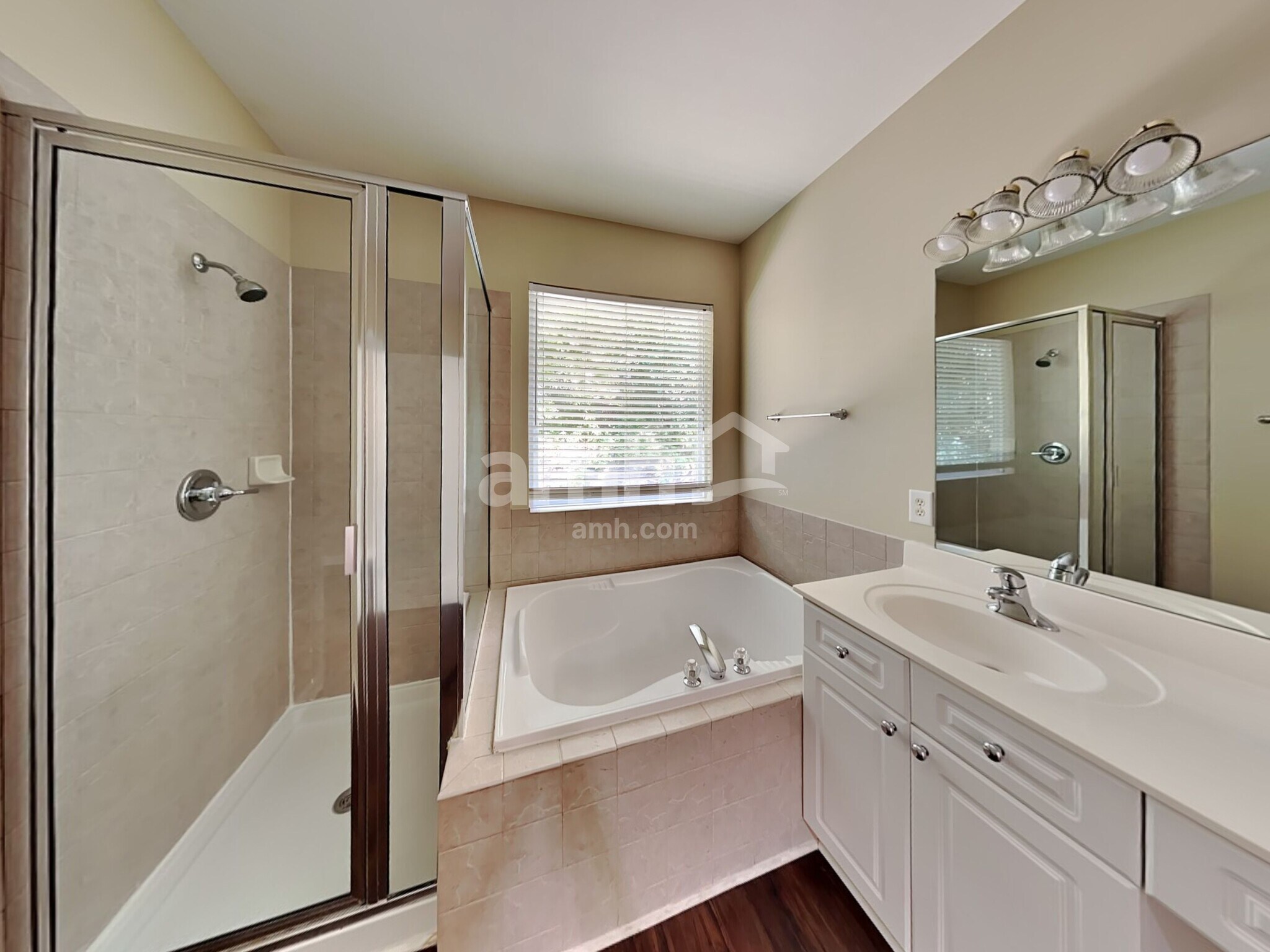 Building Photo - 1213 Travelers Pl