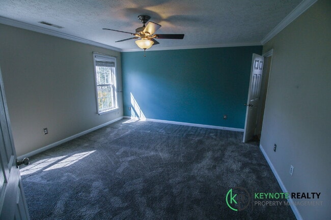 Building Photo - Gorgeous 3 Bedroom, 3 Bathroom Home Availa...