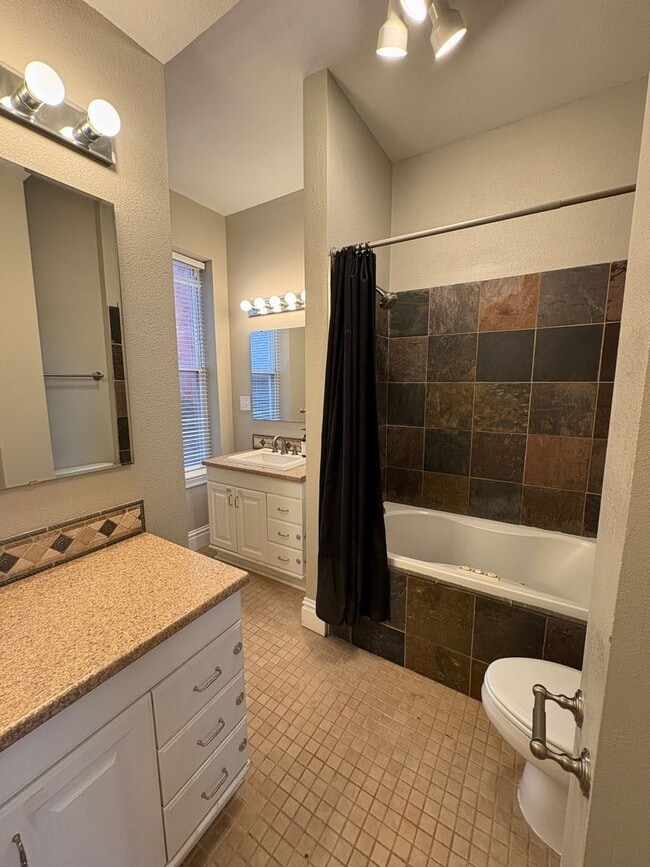 Building Photo - High end, 3 bedroom single family home in The Grove!