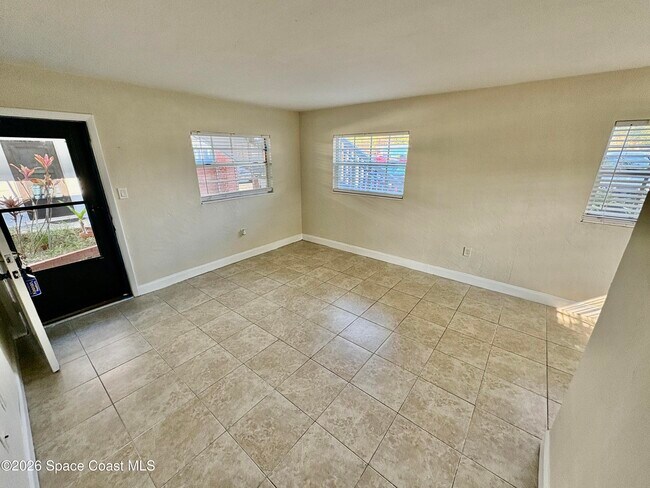 Building Photo - 405 Adams Ave