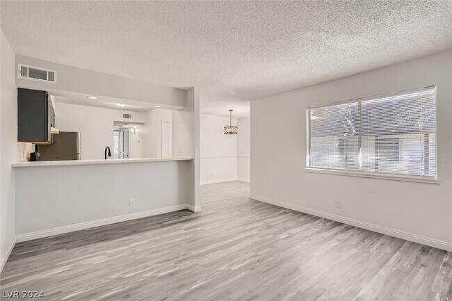 Building Photo - 4364 Tara Ave