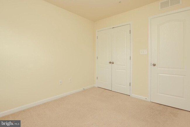 Building Photo - 7954 Blue Stream Dr