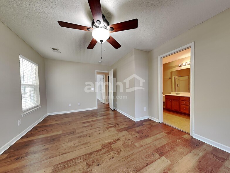 Building Photo - 223 Tigers Paw Dr