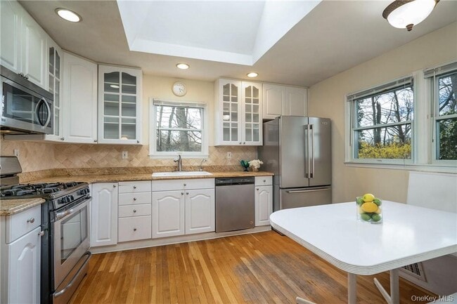 Building Photo - 7 Susan Ct