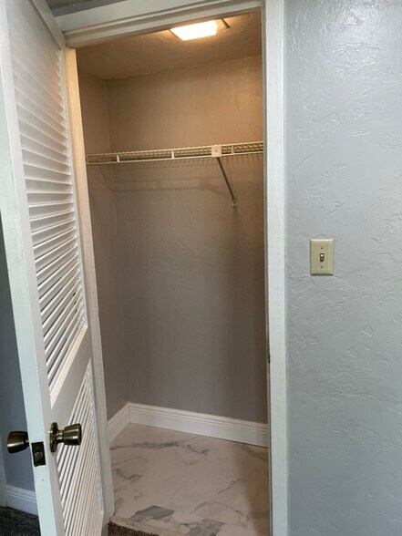 Building Photo - 5023 Sherwood Ln