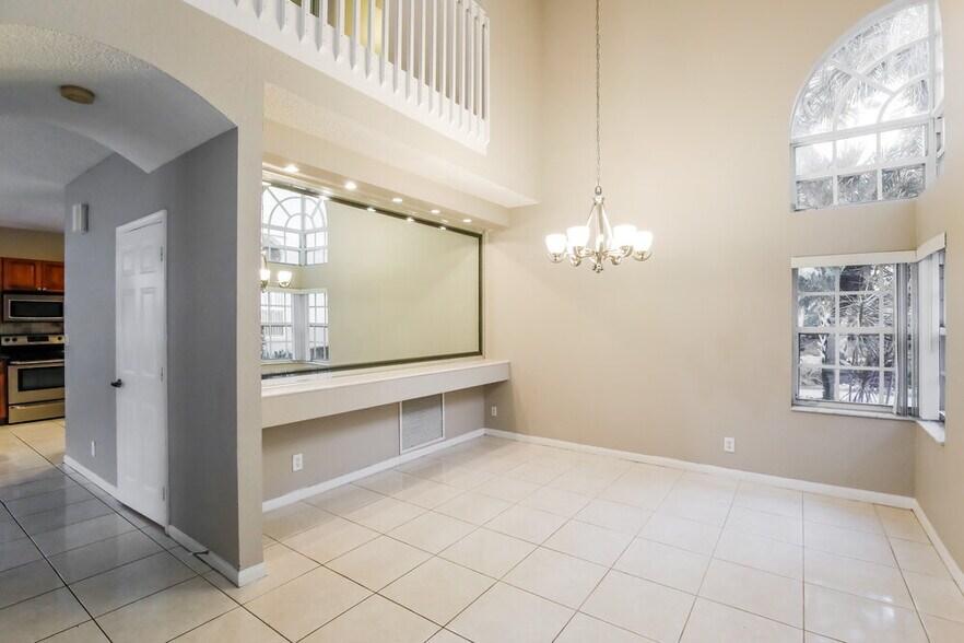 Building Photo - 4729 NW 115th Ave