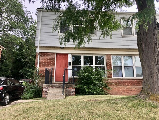 Building Photo - 508 W Stadium Blvd