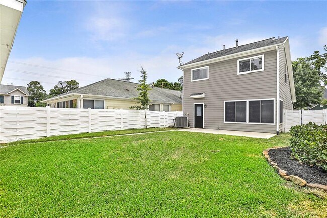 Building Photo - 18631 Atasca Oaks Dr