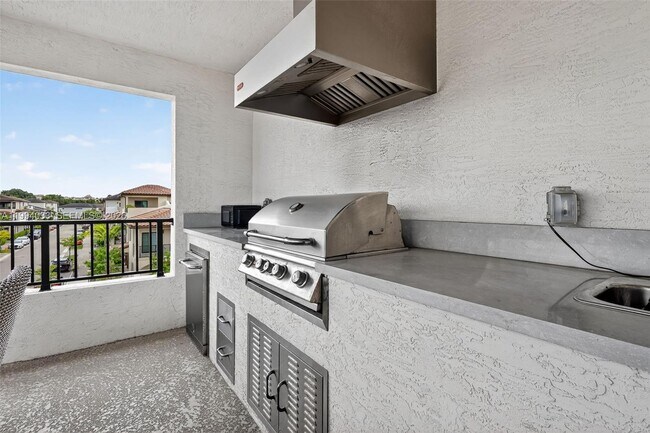 Building Photo - 4740 NW 84th Ave