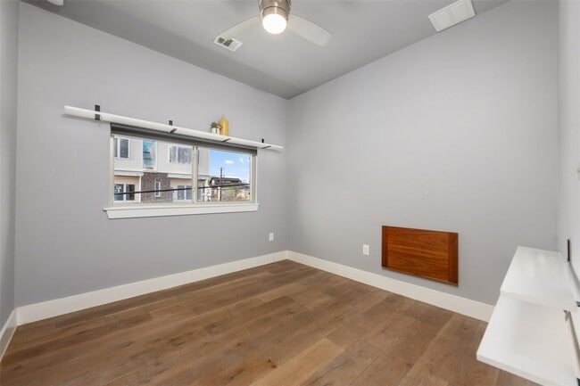 Building Photo - 1310 Cedar Ave