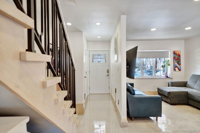 Building Photo - 1701 Burnett St