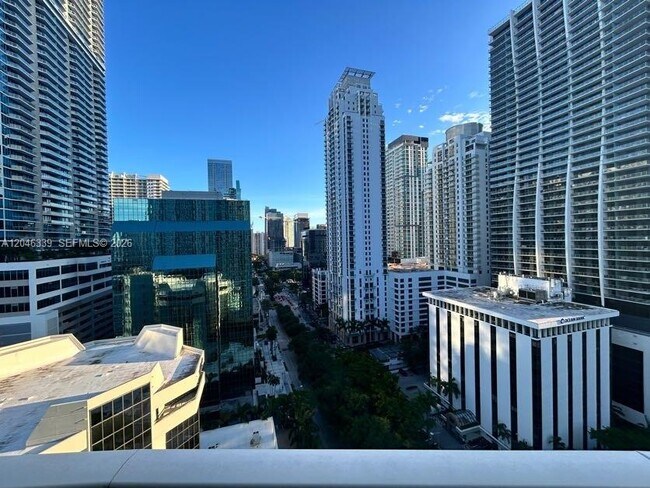 Building Photo - 951 Brickell Ave