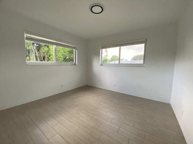 Building Photo - 4117 Van Buren St