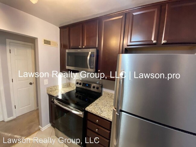 Building Photo - 2 br, 3 bath House - 2429 Avenham Ave SW #7