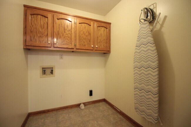 Building Photo - 205 Farmer Rd