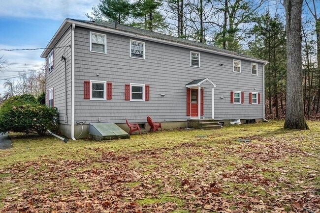 Building Photo - 26 SW Cutoff