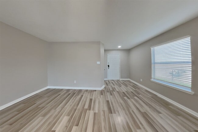 Building Photo - 18502 Fair Grange Ln