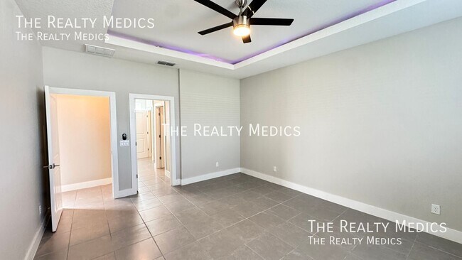 Building Photo - 13 Zinnia Ln