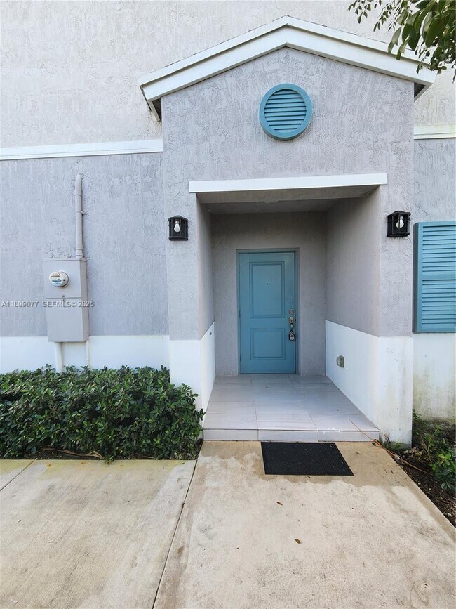 Building Photo - 452 NW 12th Pl