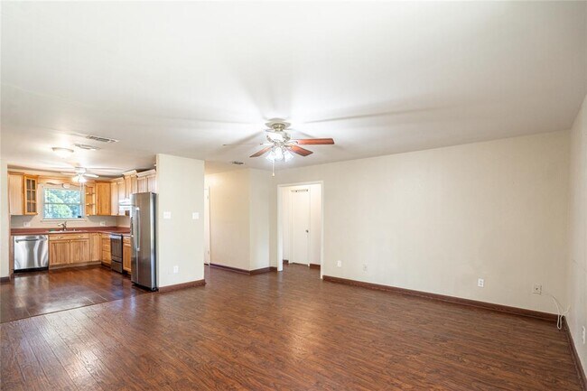 Building Photo - 2010 Continental Dr