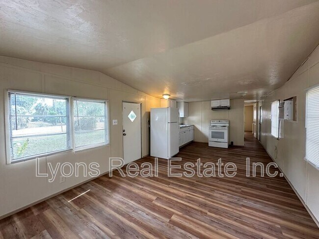 Building Photo - 2268 Carlisle Ln