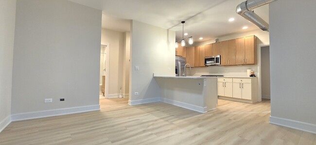 Building Photo - 432 S Maple Ave