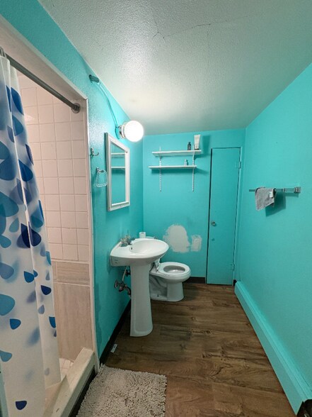 Building Photo - 208 West Ave