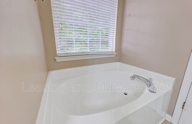 Building Photo - 8849 Jenny Lind St