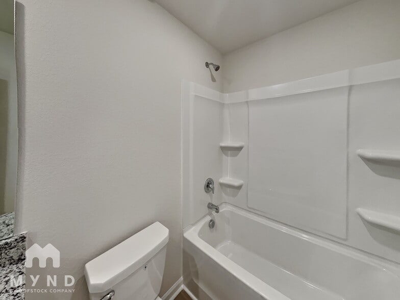 Building Photo - 126 Warwick Dr