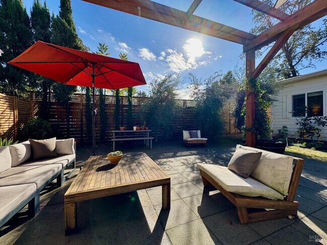 Building Photo - 1813 Fair Way