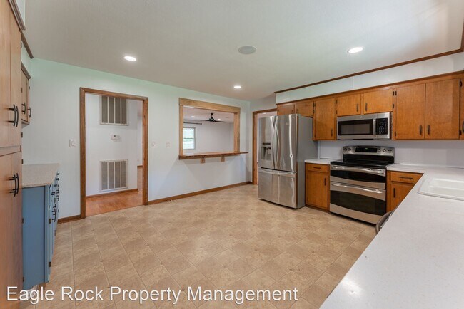 Building Photo - 4 br, 3.5 bath House - 88 Patton Rd