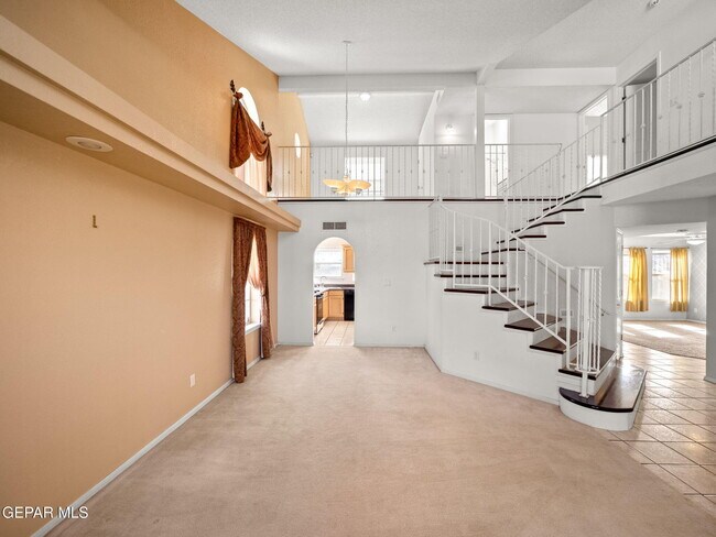 Building Photo - 4572 Loma Linda Cir