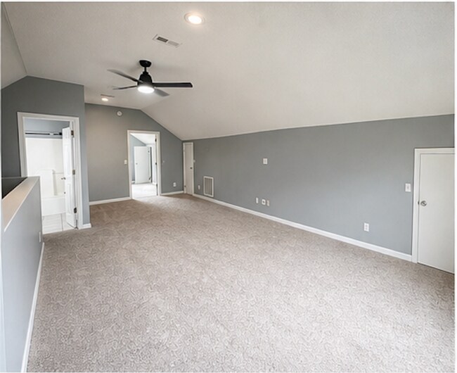 Building Photo - 246 Lynhaven Dr